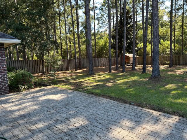 456 Windchime Way, Freeport, FL 32439