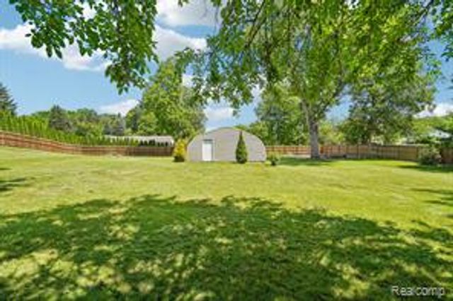7286 Ormond Road, Davisburg, MI 48350