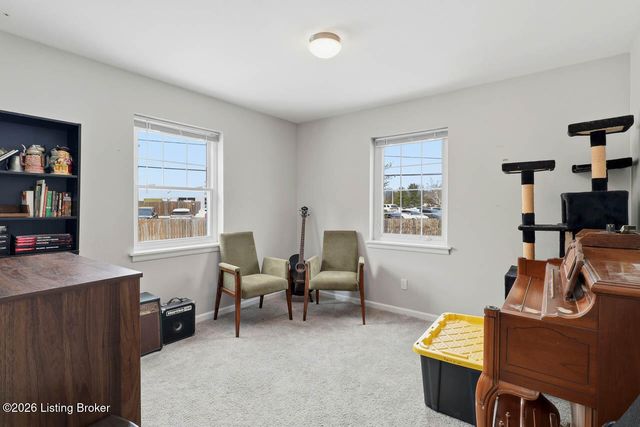 525 Fenwick Dr, New Albany, IN 47150