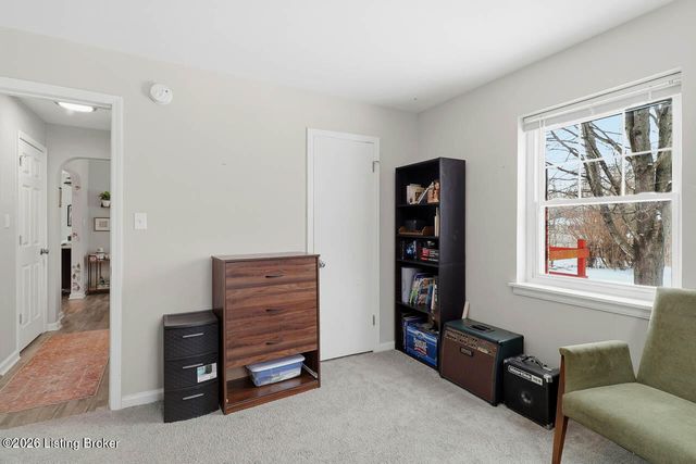 525 Fenwick Dr, New Albany, IN 47150