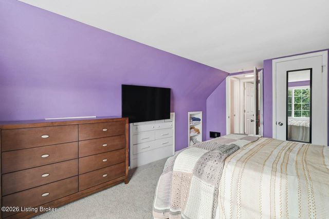 525 Fenwick Dr, New Albany, IN 47150