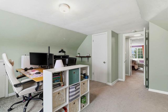 525 Fenwick Dr, New Albany, IN 47150