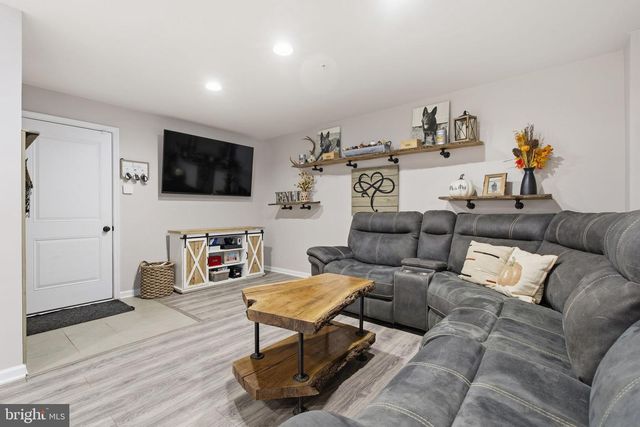 460 MARIANNA DR, Millersville, MD 21108