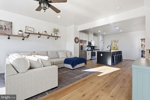 460 MARIANNA DR, Millersville, MD 21108