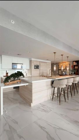 16385 Biscayne Blvd 3017-3018, North Miami Beach, FL 33160