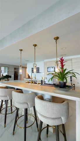 16385 Biscayne Blvd 3017-3018, North Miami Beach, FL 33160