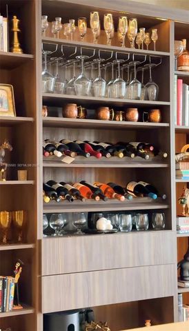 16385 Biscayne Blvd 3017-3018, North Miami Beach, FL 33160