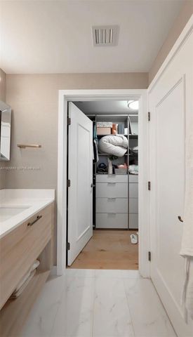 16385 Biscayne Blvd 3017-3018, North Miami Beach, FL 33160