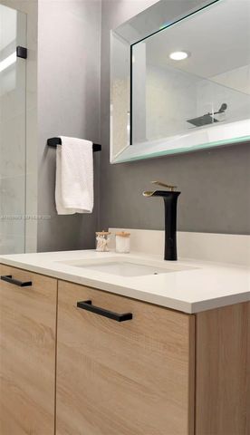 16385 Biscayne Blvd 3017-3018, North Miami Beach, FL 33160