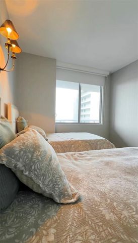 16385 Biscayne Blvd 3017-3018, North Miami Beach, FL 33160