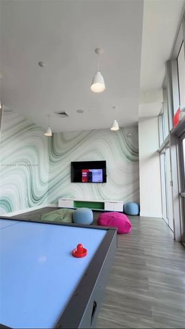 16385 Biscayne Blvd 3017-3018, North Miami Beach, FL 33160