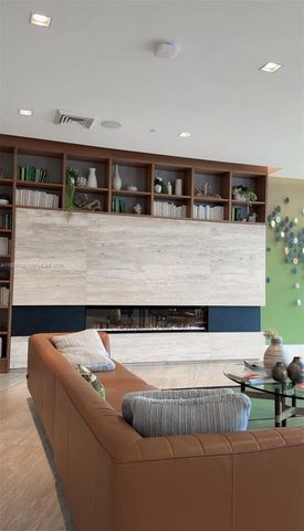 16385 Biscayne Blvd 3017-3018, North Miami Beach, FL 33160