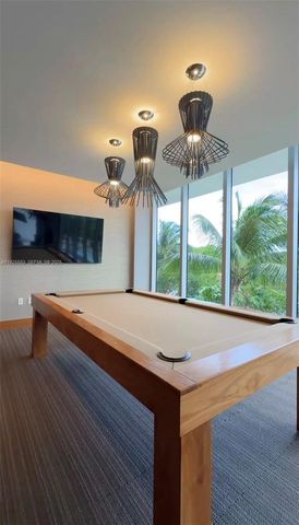 16385 Biscayne Blvd 3017-3018, North Miami Beach, FL 33160