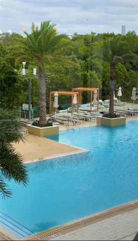 16385 Biscayne Blvd 3017-3018, North Miami Beach, FL 33160