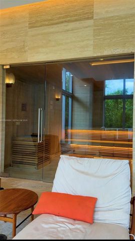 16385 Biscayne Blvd 3017-3018, North Miami Beach, FL 33160