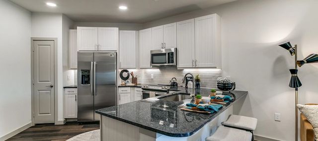 1000 Grandys Lane 2111, Lewisville, TX 75077