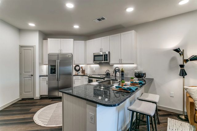 1000 Grandys Lane 2111, Lewisville, TX 75077