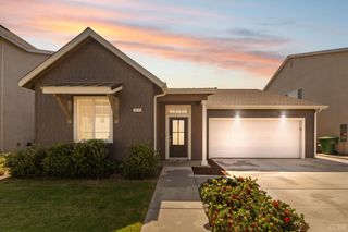 2533 W Claridge Way, Hanford, CA 93230