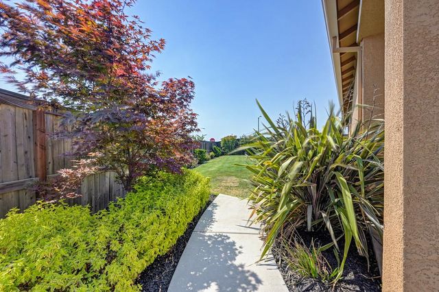 4151 Cypress Grove Dr, Rancho Cordova, CA 95742