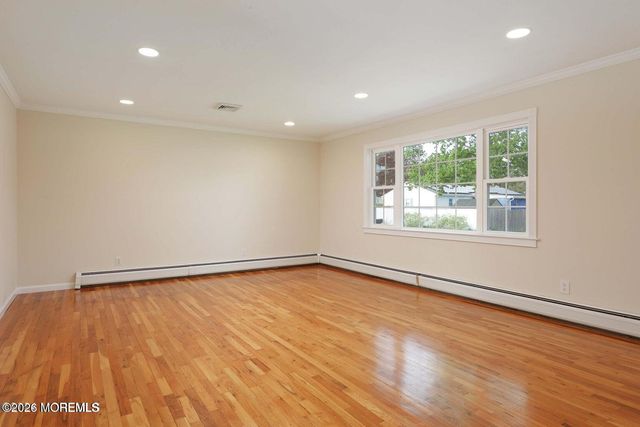 501 Burnside Street, Toms River, NJ 08757