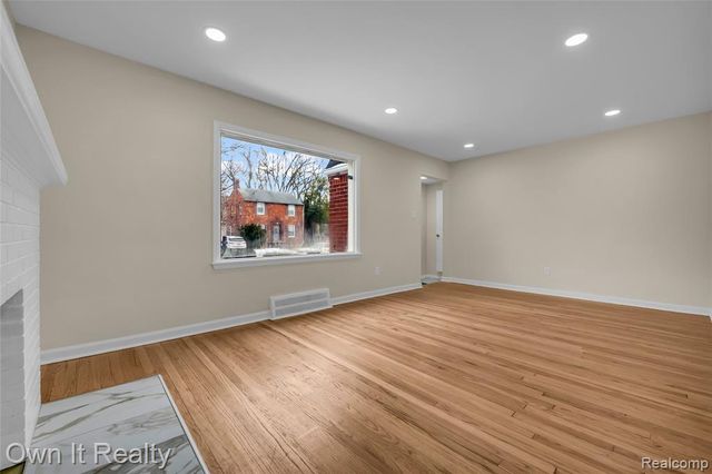 16575 Asbury Park, Detroit, MI 48235