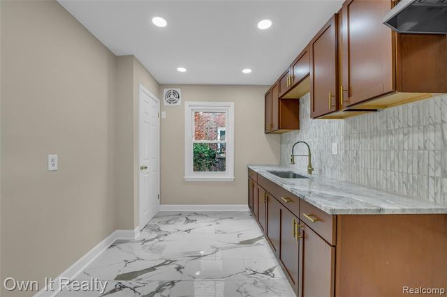 16575 Asbury Park, Detroit, MI 48235