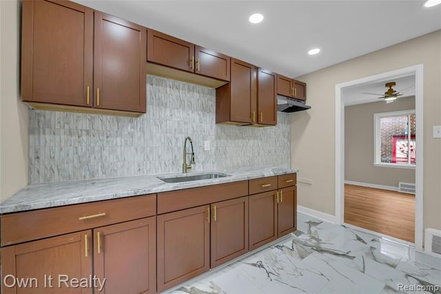 16575 Asbury Park, Detroit, MI 48235