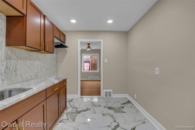 16575 Asbury Park, Detroit, MI 48235