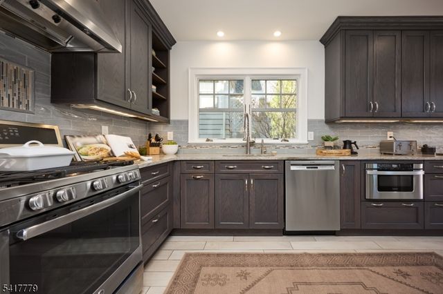 7 Sunset Ter, Maplewood Twp., NJ 07040