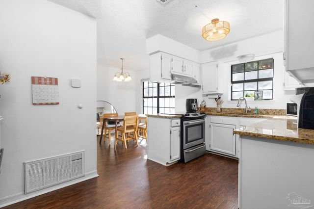 121 Claire Dr, Crestview, FL 32536