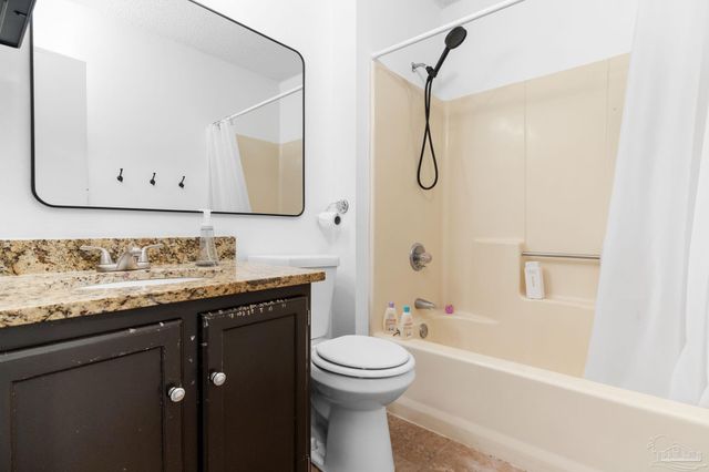 121 Claire Dr, Crestview, FL 32536