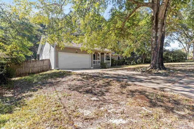 121 Claire Dr, Crestview, FL 32536
