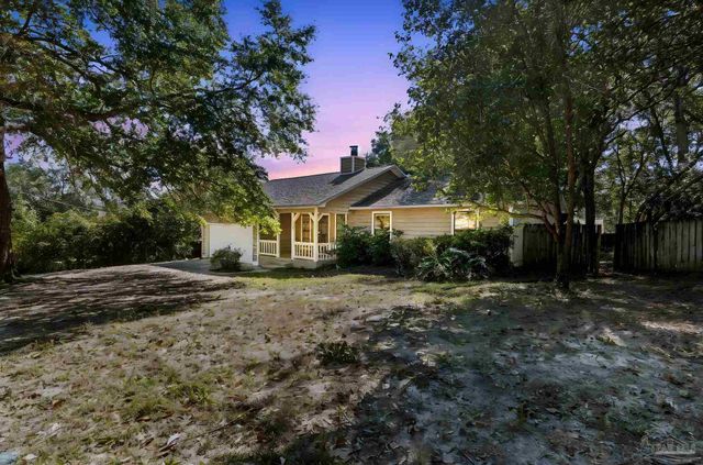 121 Claire Dr, Crestview, FL 32536