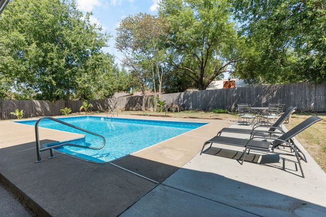 3313 S 142nd East Avenue, Tulsa, OK 74134