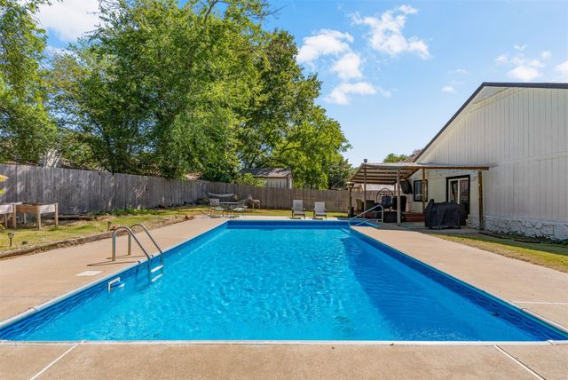 3313 S 142nd East Avenue, Tulsa, OK 74134