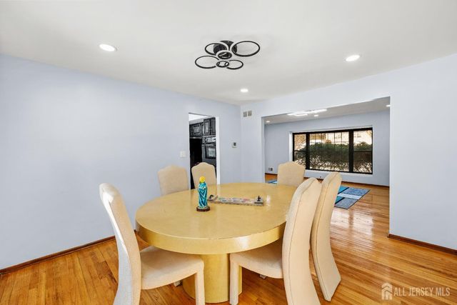 11 Gunpowder Drive, East Brunswick, NJ 08816