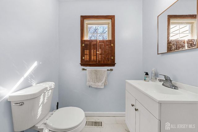 11 Gunpowder Drive, East Brunswick, NJ 08816