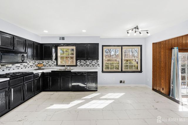 11 Gunpowder Drive, East Brunswick, NJ 08816