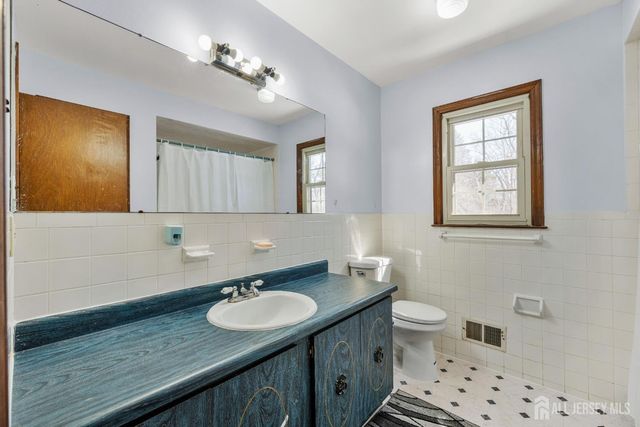 11 Gunpowder Drive, East Brunswick, NJ 08816