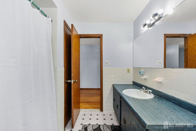 11 Gunpowder Drive, East Brunswick, NJ 08816