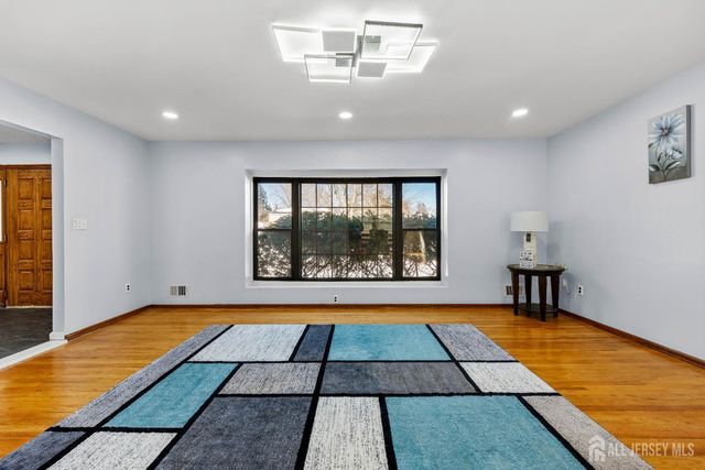 11 Gunpowder Drive, East Brunswick, NJ 08816