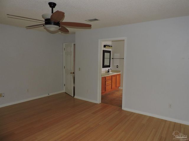 10931 Country Ostrich Dr, Pensacola, FL 32534