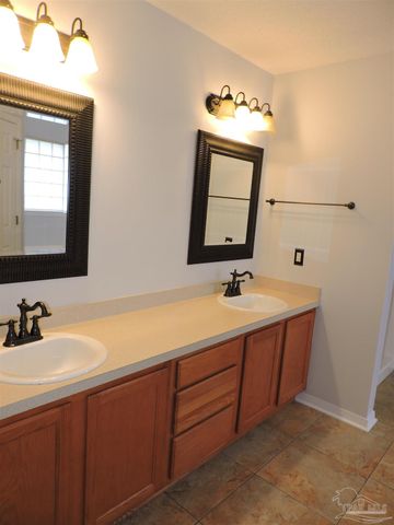 10931 Country Ostrich Dr, Pensacola, FL 32534