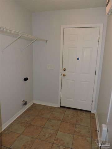 10931 Country Ostrich Dr, Pensacola, FL 32534