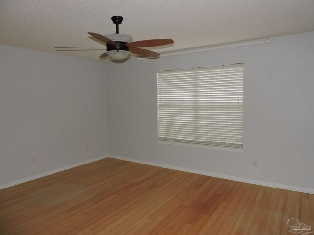 10931 Country Ostrich Dr, Pensacola, FL 32534