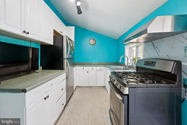 405 JERSEY AVE, Gloucester City, NJ 08030