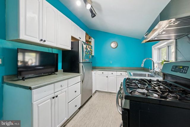 405 JERSEY AVE, Gloucester City, NJ 08030
