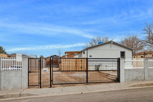 6609 San Francisco Road NE, Albuquerque, NM 87109