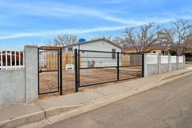 6609 San Francisco Road NE, Albuquerque, NM 87109