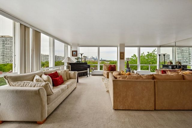 601 E 32nd Street 800, Chicago, IL 60616